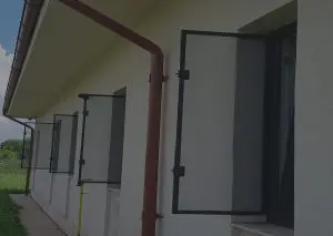 Noi te ajutam sa te protejezi de tantari si alte insecte cu plase insecte de calitate superioara. Livrare rapida si montaj usor!